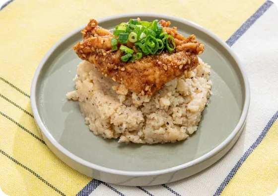 手羽先風鶏皮ポテサラ